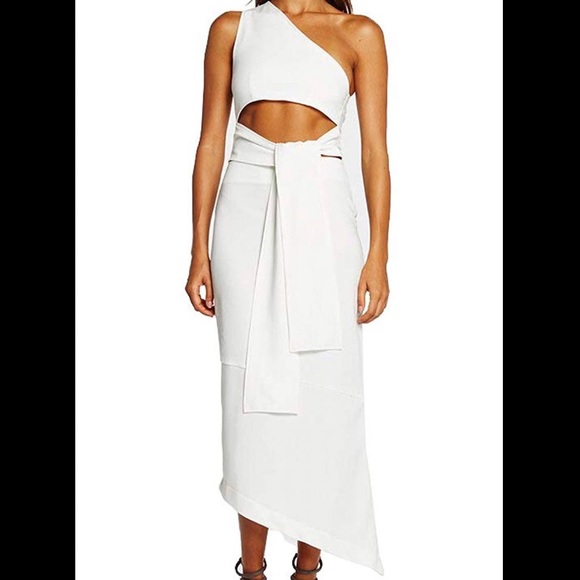 White Dress (never worn) - Picture 1 of 5